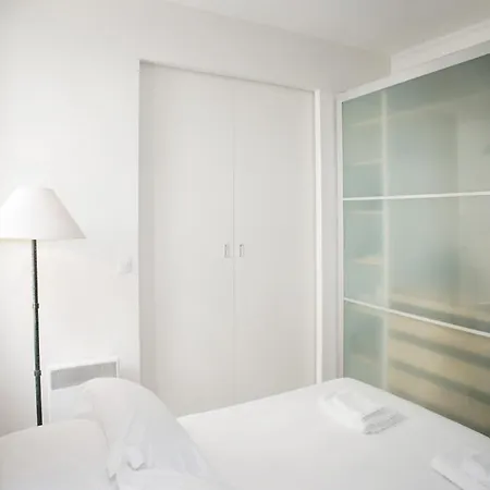 Nicot - 2 Adults Apartment Paris